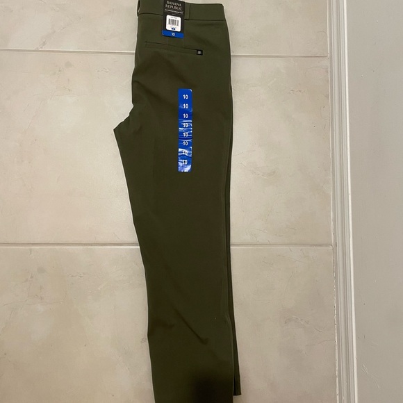 Banana Republic Olive Green Straight Leg Pants - Picture 2 of 5